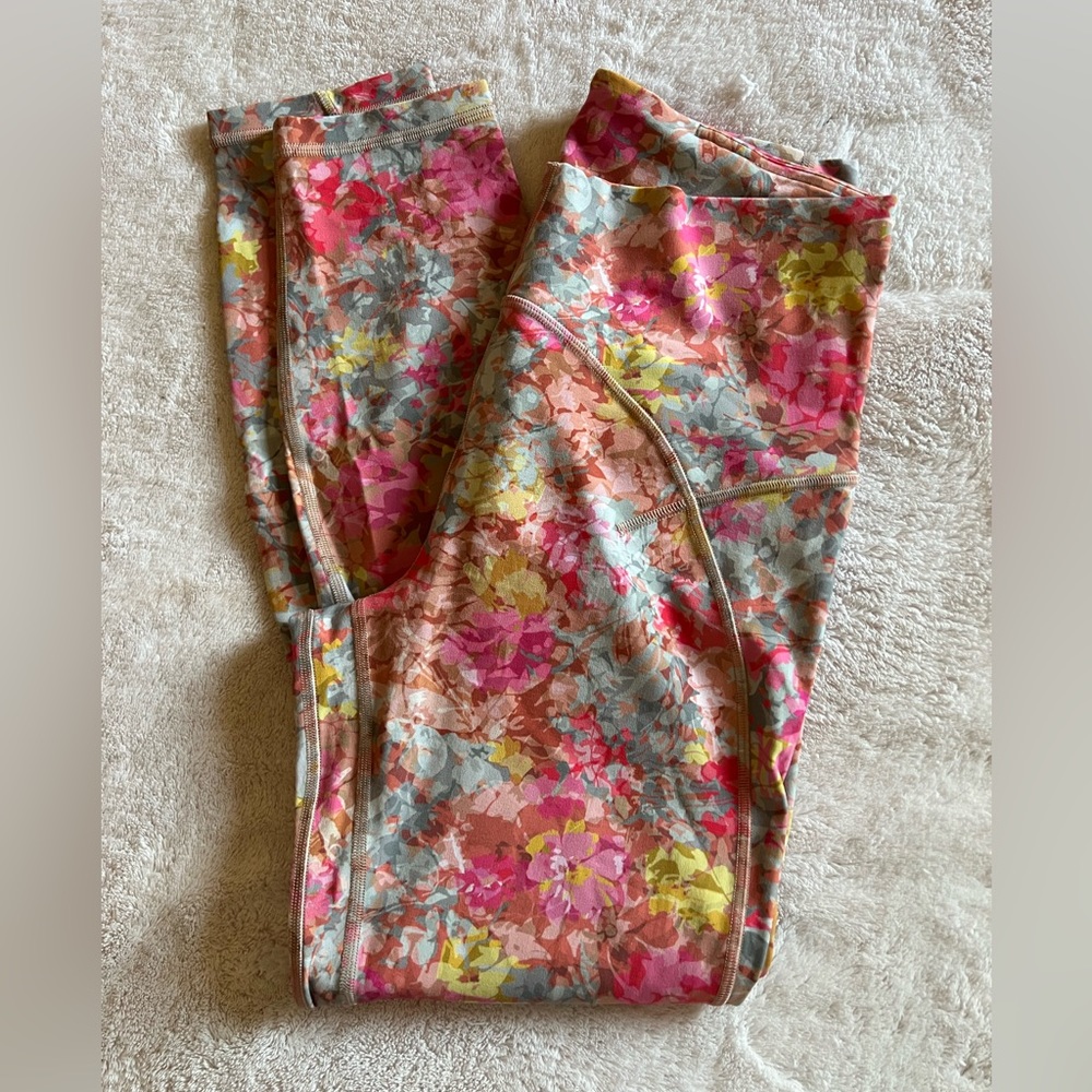 Floral lululemon leggings size 8